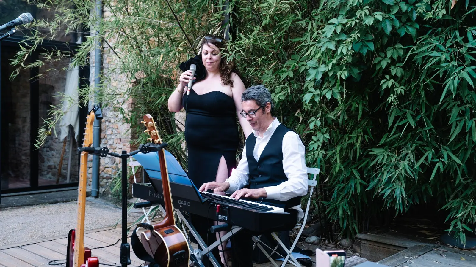 Duo live & DJ pour repas des aînés – chansons et après-midi dansant